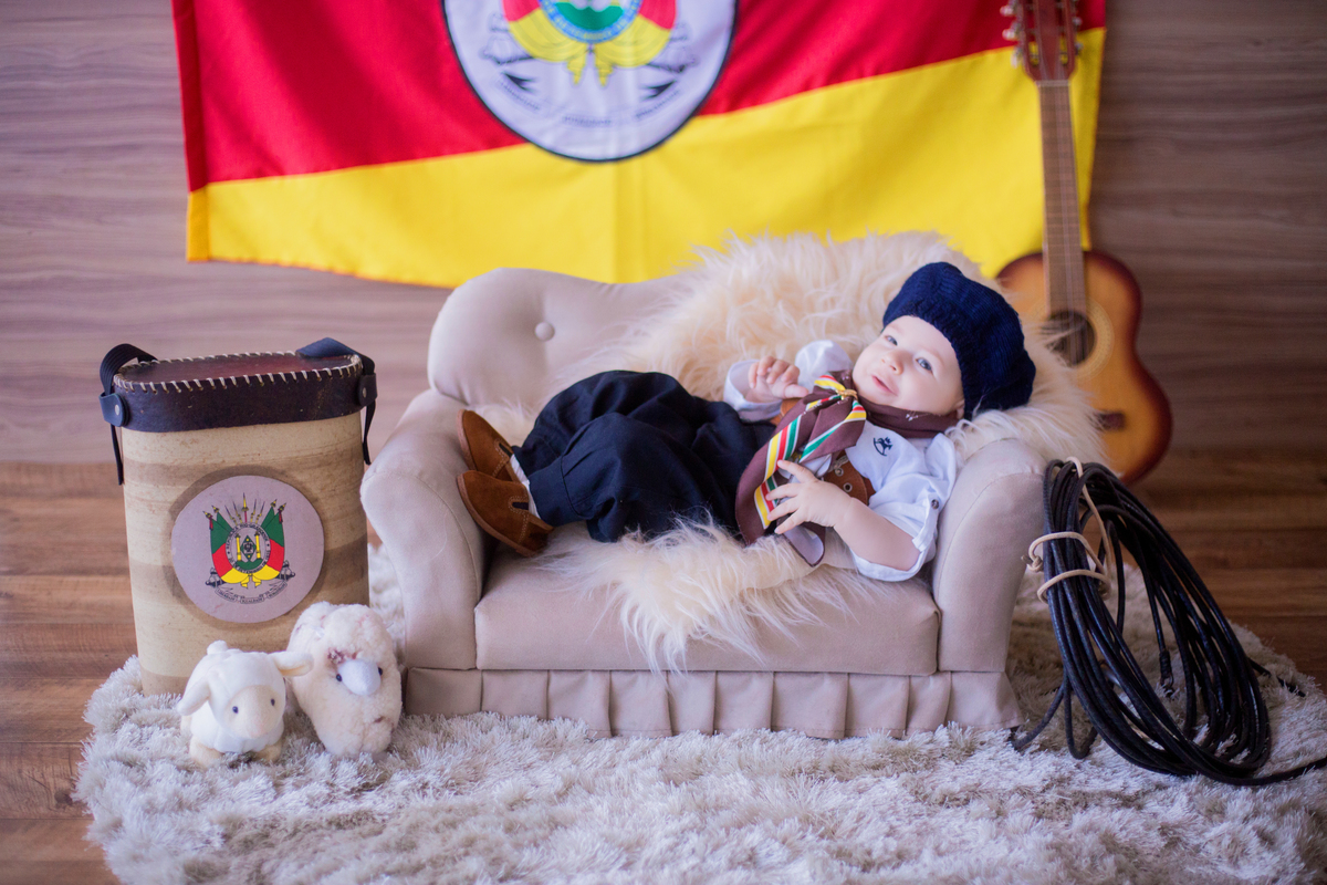 acompanhamento mensal de bebe caxias do sul figurino cenario tematico  personagem foto infantil serra gaucha fotografia familia mundo azul rosa ensaio fotografico crianca newborn baby menino menina smash the cake esmague o bolo banheira urso