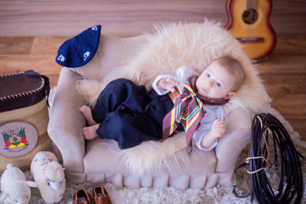 acompanhamento mensal de bebe caxias do sul figurino cenario tematico  personagem foto infantil serra gaucha fotografia familia mundo azul rosa ensaio fotografico crianca newborn baby menino menina smash the cake esmague o bolo banheira urso