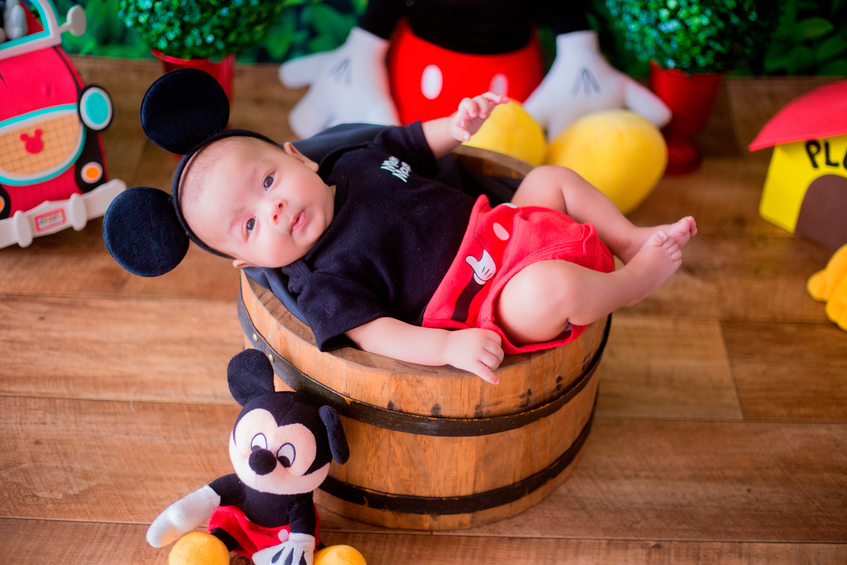 acompanhamento mensal de bebe caxias do sul figurino cenario tematico  personagem foto infantil serra gaucha fotografia familia mundo azul rosa ensaio fotografico crianca newborn baby menino menina smash the cake esmague o bolo banheira urso