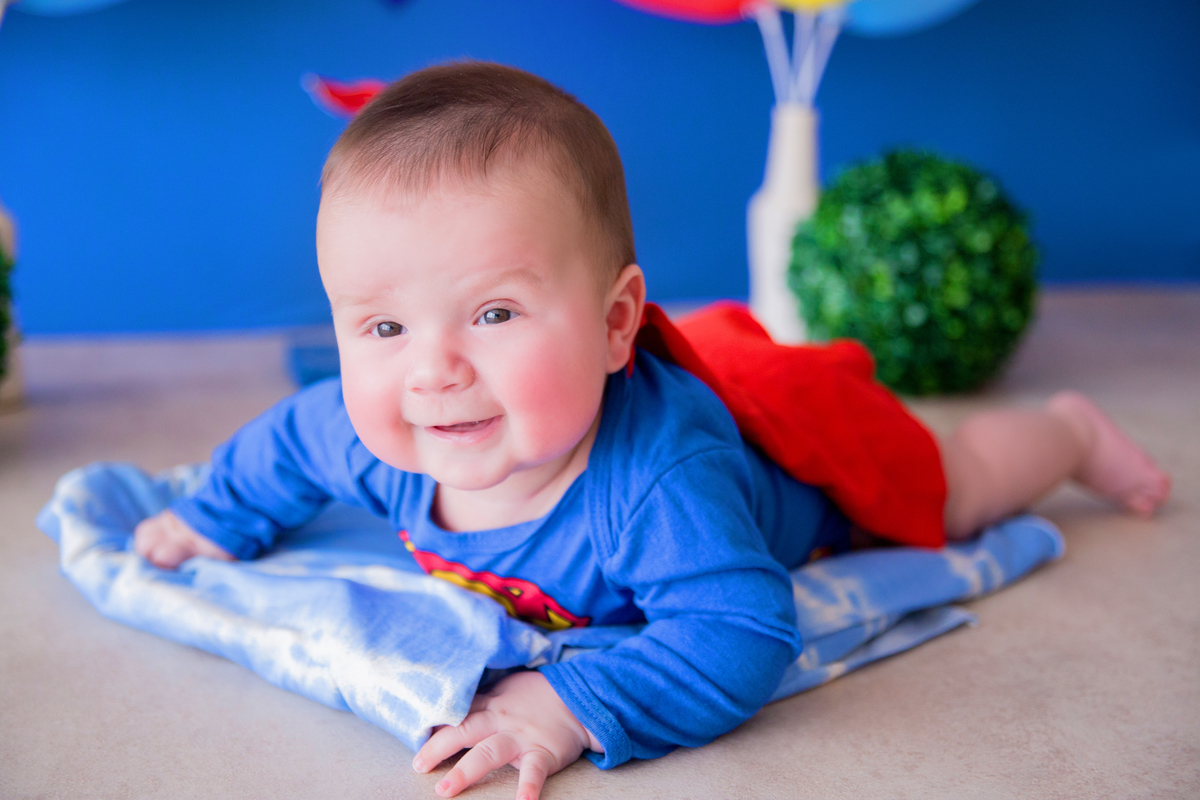 acompanhamento mensal de bebe caxias do sul figurino cenario tematico  personagem foto infantil serra gaucha fotografia familia mundo azul rosa ensaio fotografico crianca newborn baby menino menina smash the cake esmague o bolo banheira urso circo
