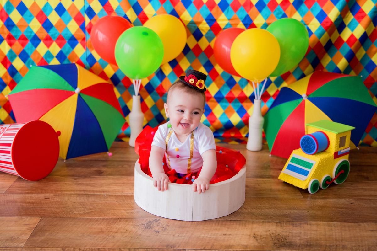 acompanhamento mensal de bebe caxias do sul figurino cenario tematico  personagem foto infantil serra gaucha fotografia familia mundo azul rosa ensaio fotografico crianca newborn baby menino menina smash the cake esmague o bolo banheira urso circo