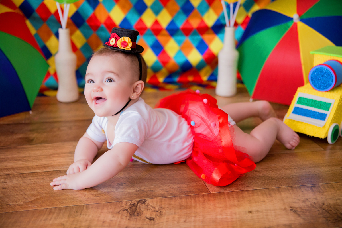 acompanhamento mensal de bebe caxias do sul figurino cenario tematico  personagem foto infantil serra gaucha fotografia familia mundo azul rosa ensaio fotografico crianca newborn baby menino menina smash the cake esmague o bolo banheira urso circo