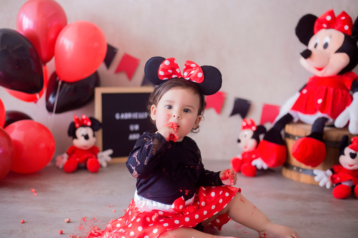 acompanhamento mensal de bebe caxias do sul figurino cenario tematico  personagem foto infantil serra gaucha fotografia familia mundo azul rosa ensaio fotografico crianca newborn baby menino menina smash the cake esmague o bolo banheira urso circo
