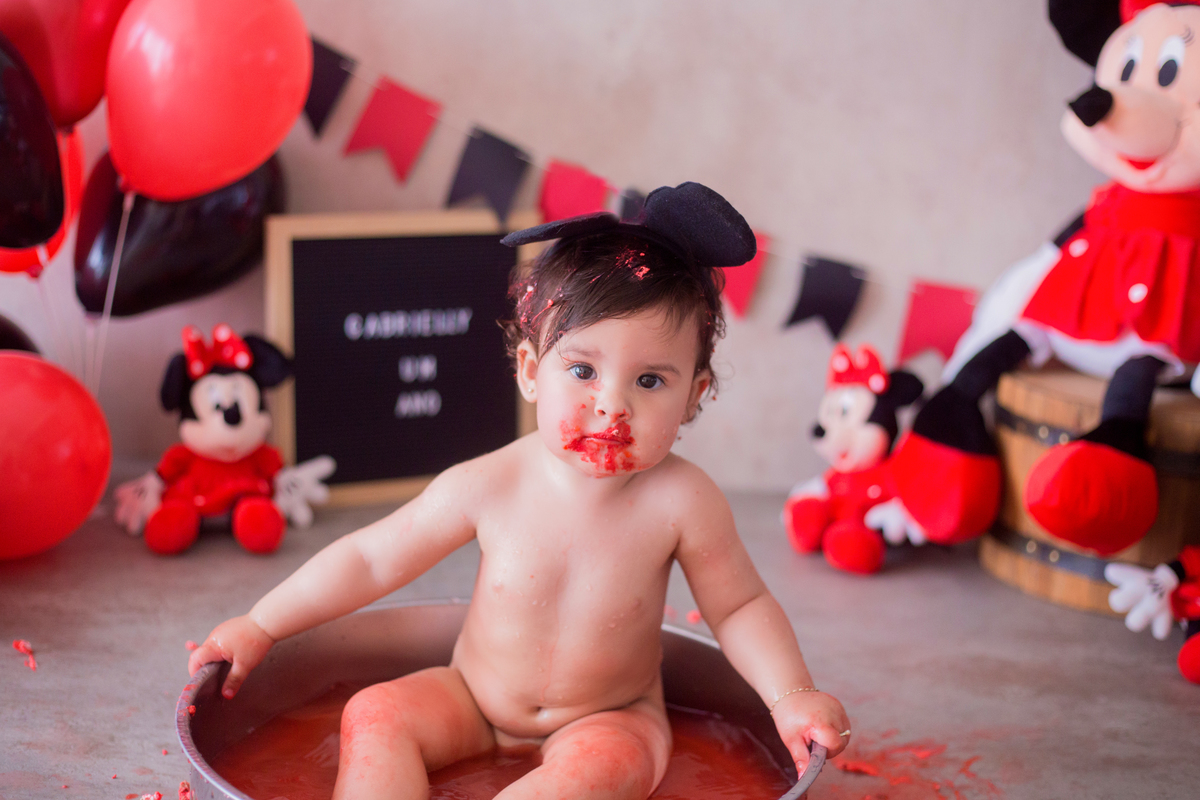 acompanhamento mensal de bebe caxias do sul figurino cenario tematico  personagem foto infantil serra gaucha fotografia familia mundo azul rosa ensaio fotografico crianca newborn baby menino menina smash the cake esmague o bolo banheira urso circo
