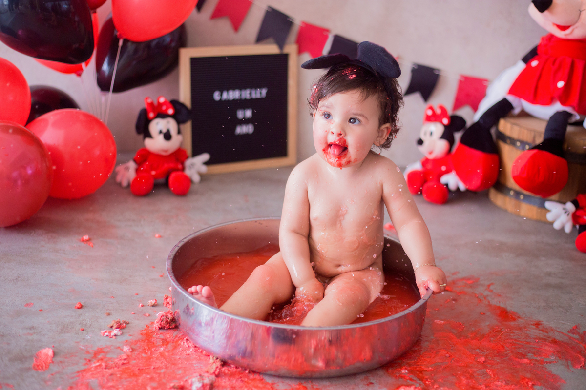 acompanhamento mensal de bebe caxias do sul figurino cenario tematico  personagem foto infantil serra gaucha fotografia familia mundo azul rosa ensaio fotografico crianca newborn baby menino menina smash the cake esmague o bolo banheira urso circo