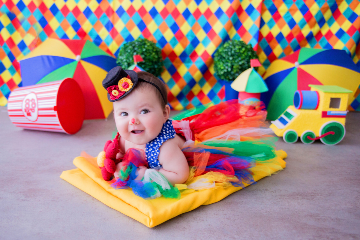 acompanhamento mensal de bebe caxias do sul figurino cenario tematico  personagem foto infantil serra gaucha fotografia familia mundo azul rosa ensaio fotografico crianca newborn baby menino menina smash the cake esmague o bolo banheira urso circo
