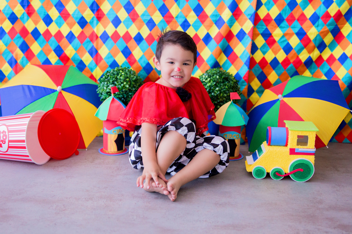 acompanhamento mensal de bebe caxias do sul figurino cenario tematico  personagem foto infantil serra gaucha fotografia familia mundo azul rosa ensaio fotografico crianca newborn baby menino menina smash the cake esmague o bolo banheira urso circo