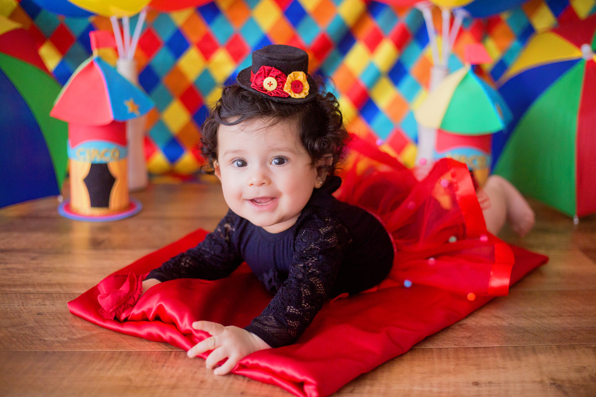 acompanhamento mensal de bebe caxias do sul figurino cenario tematico  personagem foto infantil serra gaucha fotografia familia mundo azul rosa ensaio fotografico crianca newborn baby menino menina smash the cake esmague o bolo banheira urso circo