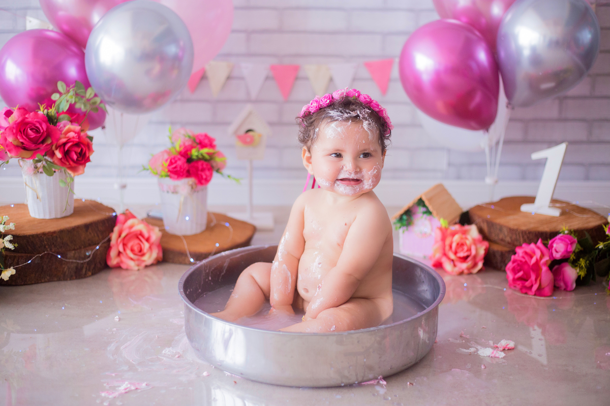 acompanhamento mensal de bebe caxias do sul figurino cenario tematico  personagem foto infantil serra gaucha fotografia familia mundo azul rosa ensaio fotografico crianca newborn baby menino menina smash the cake esmague o bolo banheira urso circo