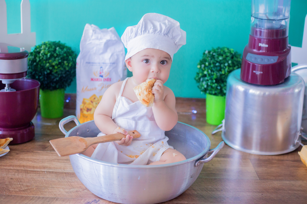 acompanhamento mensal de bebe caxias do sul figurino cenario tematico  personagem foto infantil serra gaucha fotografia familia mundo azul rosa ensaio fotografico crianca newborn baby menino menina smash the cake esmague o bolo banheira urso circo