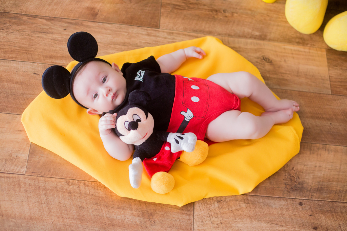 acompanhamento mensal de bebe caxias do sul figurino cenario tematico  personagem foto infantil serra gaucha fotografia familia mundo azul rosa ensaio fotografico crianca newborn baby menino menina smash the cake esmague o bolo banheira urso circo