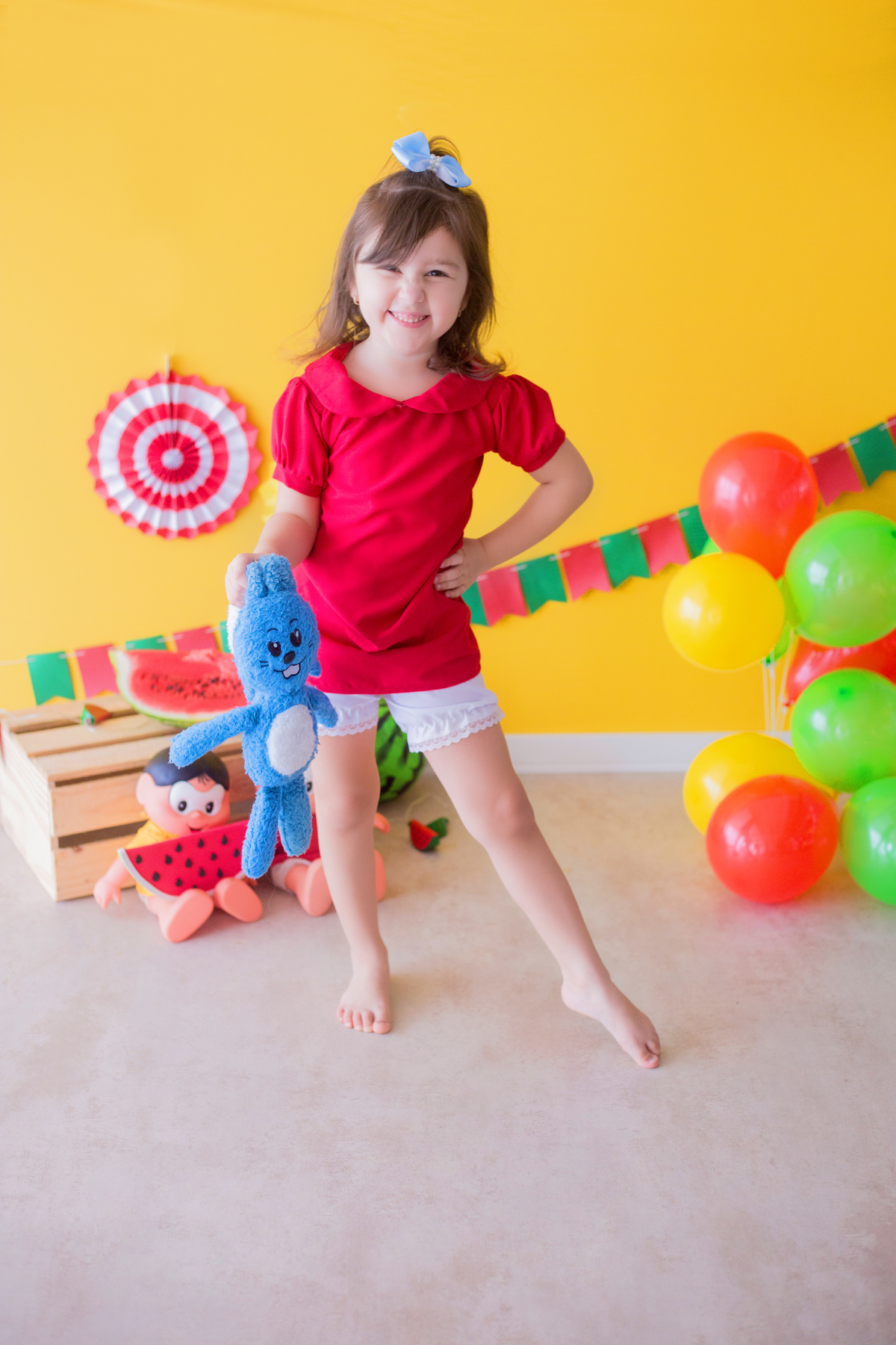 acompanhamento mensal de bebe caxias do sul figurino cenario tematico  personagem foto infantil serra gaucha fotografia familia mundo azul rosa ensaio fotografico crianca newborn baby menino menina smash the cake esmague o bolo banheira urso circo