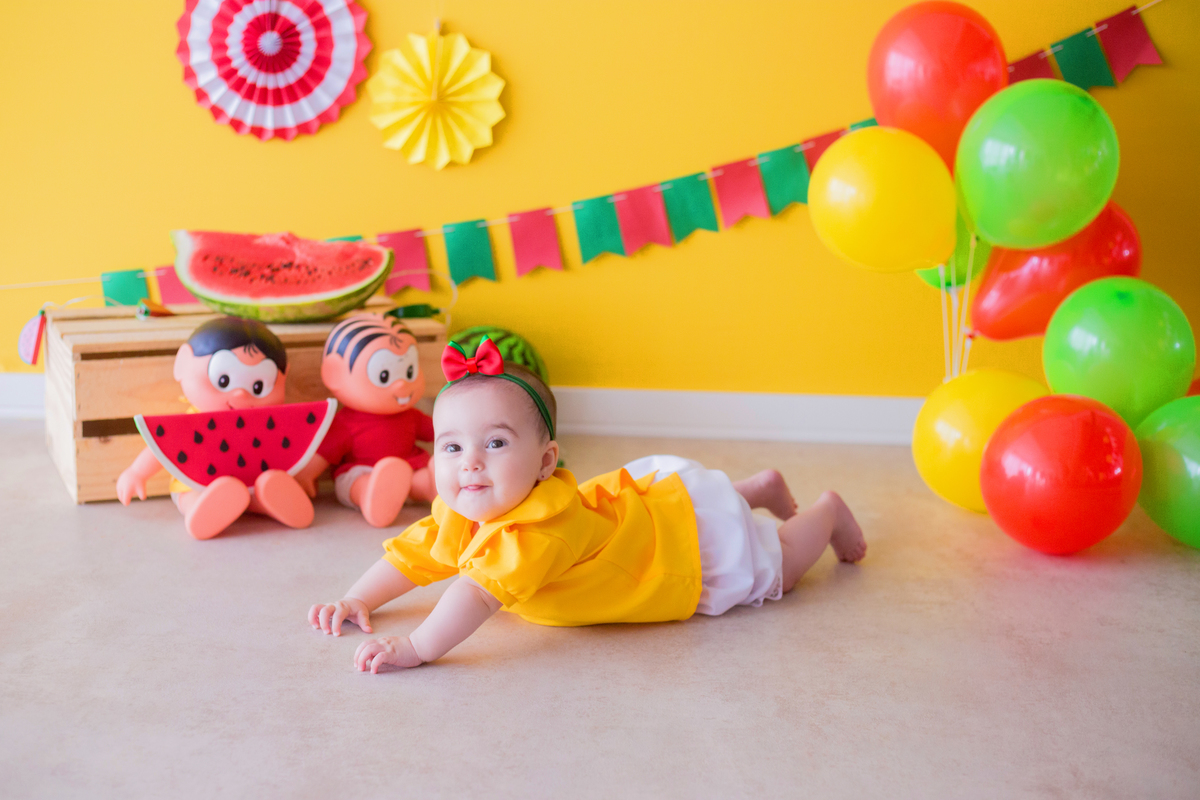 acompanhamento mensal de bebe caxias do sul figurino cenario tematico  personagem foto infantil serra gaucha fotografia familia mundo azul rosa ensaio fotografico crianca newborn baby menino menina smash the cake esmague o bolo banheira urso circo