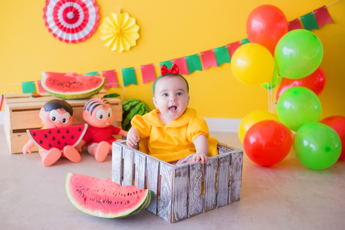 acompanhamento mensal de bebe caxias do sul figurino cenario tematico  personagem foto infantil serra gaucha fotografia familia mundo azul rosa ensaio fotografico crianca newborn baby menino menina smash the cake esmague o bolo banheira urso circo