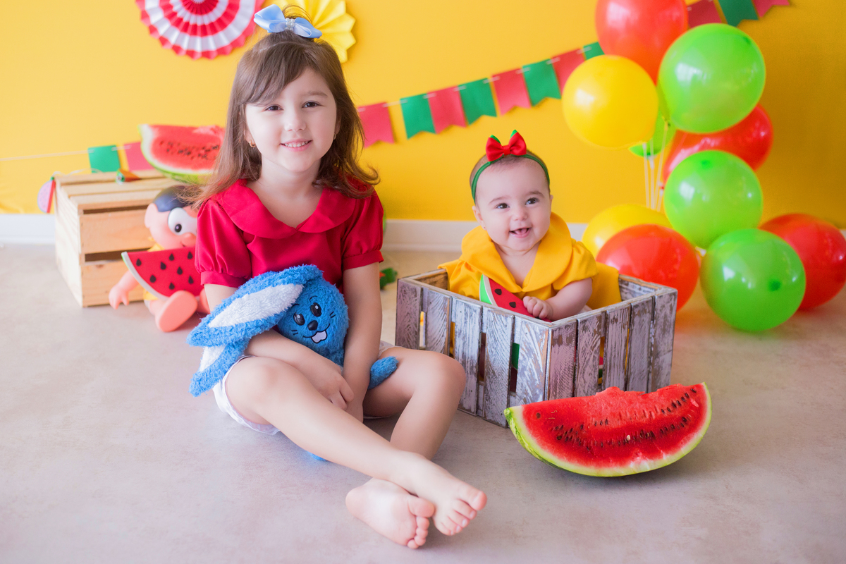 acompanhamento mensal de bebe caxias do sul figurino cenario tematico  personagem foto infantil serra gaucha fotografia familia mundo azul rosa ensaio fotografico crianca newborn baby menino menina smash the cake esmague o bolo banheira urso circo