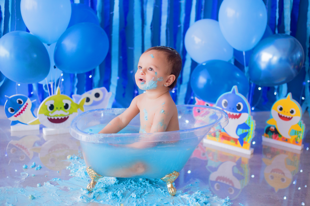 acompanhamento mensal de bebe caxias do sul figurino cenario tematico  personagem foto infantil serra gaucha fotografia familia mundo azul rosa ensaio fotografico crianca newborn baby menino menina smash the cake esmague o bolo banheira urso circo
