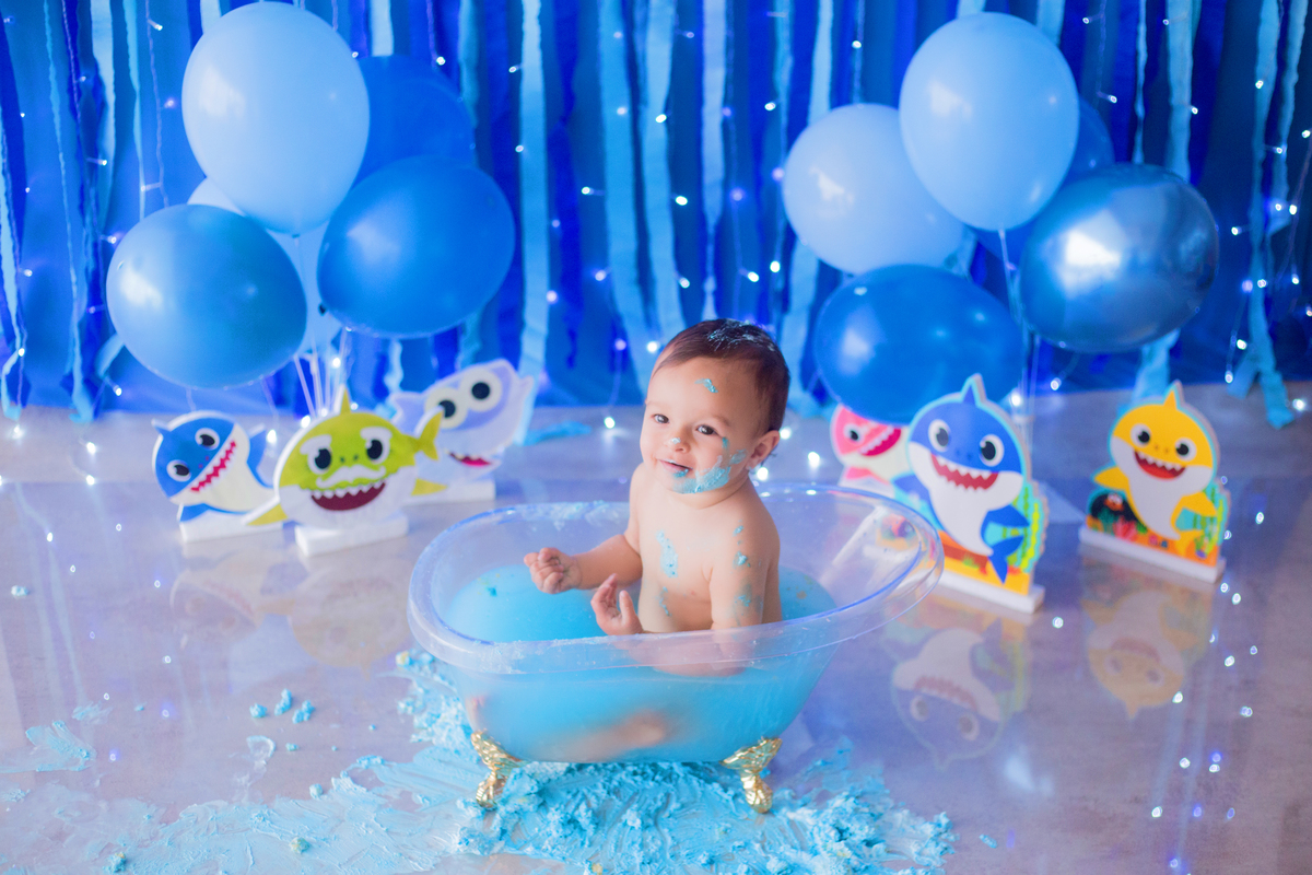 acompanhamento mensal de bebe caxias do sul figurino cenario tematico  personagem foto infantil serra gaucha fotografia familia mundo azul rosa ensaio fotografico crianca newborn baby menino menina smash the cake esmague o bolo banheira urso circo
