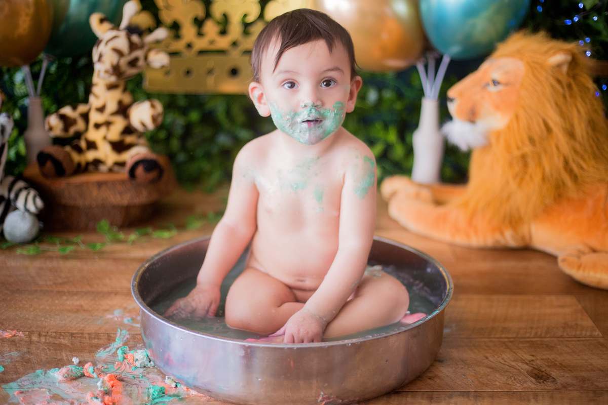 acompanhamento mensal de bebe caxias do sul figurino cenario tematico  personagem foto infantil serra gaucha fotografia familia mundo azul rosa ensaio fotografico crianca newborn baby menino menina smash the cake esmague o bolo banheira urso circo