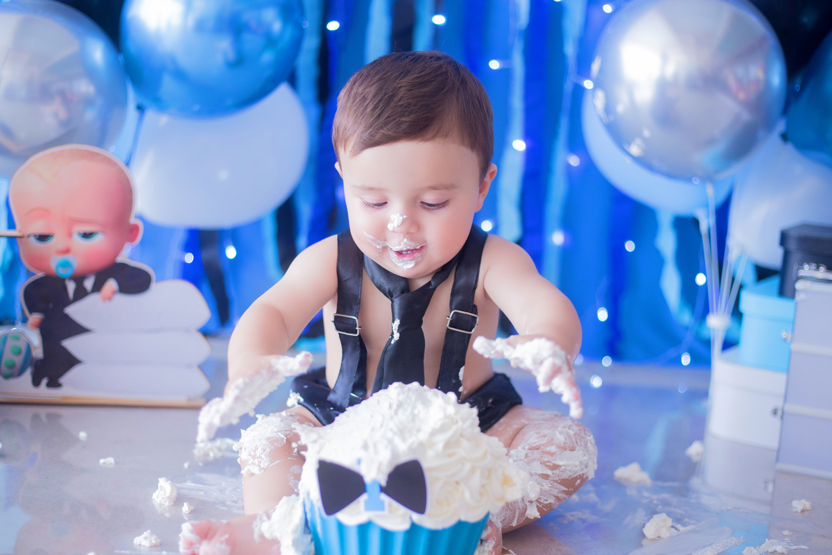 acompanhamento mensal de bebe caxias do sul figurino cenario tematico  personagem foto infantil serra gaucha fotografia familia mundo azul rosa ensaio fotografico crianca newborn baby menino menina smash the cake esmague o bolo banheira urso circo