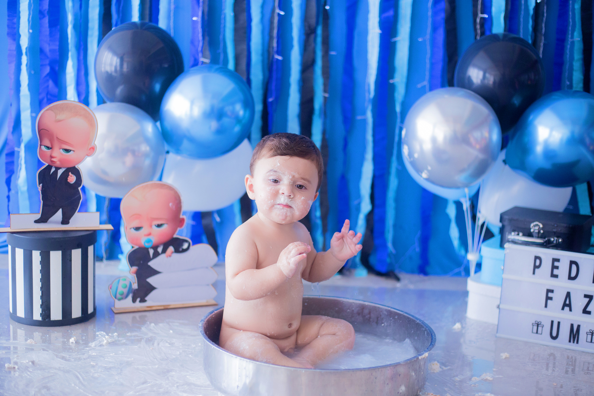 acompanhamento mensal de bebe caxias do sul figurino cenario tematico  personagem foto infantil serra gaucha fotografia familia mundo azul rosa ensaio fotografico crianca newborn baby menino menina smash the cake esmague o bolo banheira urso circo