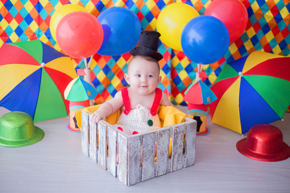 acompanhamento mensal de bebe caxias do sul figurino cenario tematico  personagem foto infantil serra gaucha fotografia familia mundo azul rosa ensaio fotografico crianca newborn baby menino menina smash the cake esmague o bolo banheira urso circo