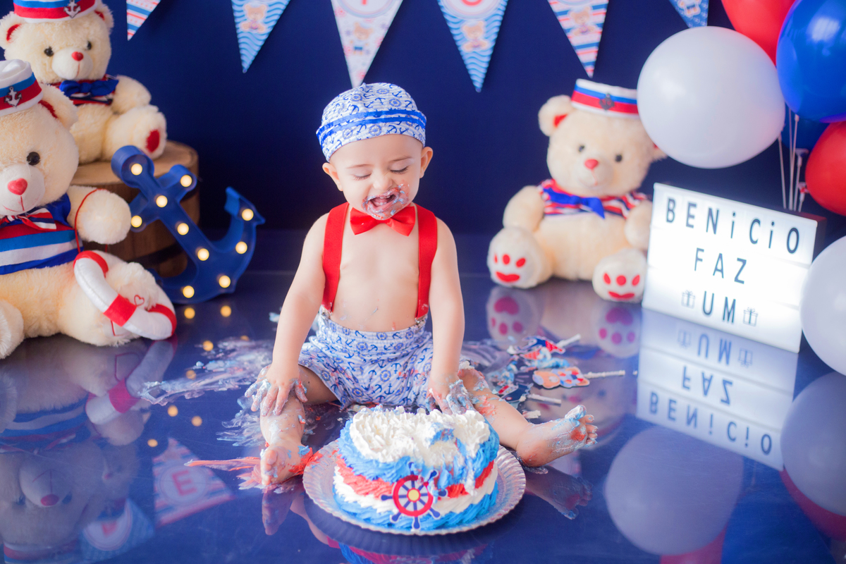 acompanhamento mensal de bebe caxias do sul figurino cenario tematico  personagem foto infantil serra gaucha fotografia familia mundo azul rosa ensaio fotografico crianca newborn baby menino menina smash the cake esmague o bolo banheira urso circo