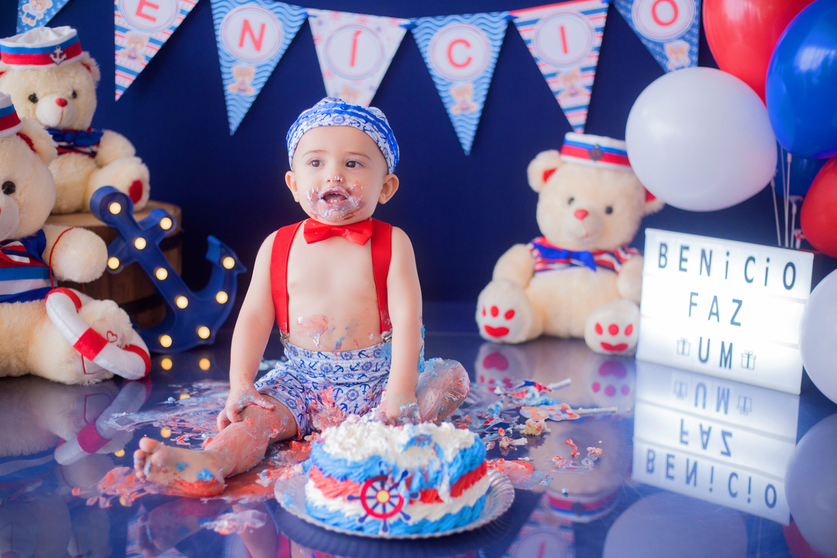 acompanhamento mensal de bebe caxias do sul figurino cenario tematico  personagem foto infantil serra gaucha fotografia familia mundo azul rosa ensaio fotografico crianca newborn baby menino menina smash the cake esmague o bolo banheira urso circo