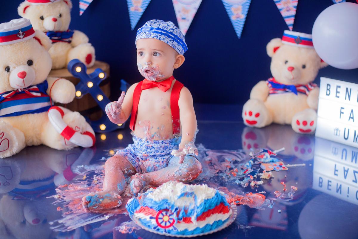 acompanhamento mensal de bebe caxias do sul figurino cenario tematico  personagem foto infantil serra gaucha fotografia familia mundo azul rosa ensaio fotografico crianca newborn baby menino menina smash the cake esmague o bolo banheira urso circo
