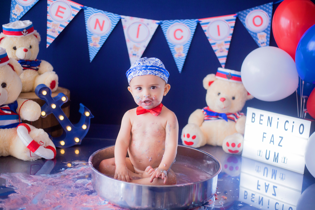acompanhamento mensal de bebe caxias do sul figurino cenario tematico  personagem foto infantil serra gaucha fotografia familia mundo azul rosa ensaio fotografico crianca newborn baby menino menina smash the cake esmague o bolo banheira urso circo