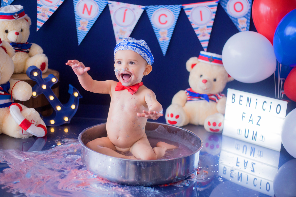acompanhamento mensal de bebe caxias do sul figurino cenario tematico  personagem foto infantil serra gaucha fotografia familia mundo azul rosa ensaio fotografico crianca newborn baby menino menina smash the cake esmague o bolo banheira urso circo