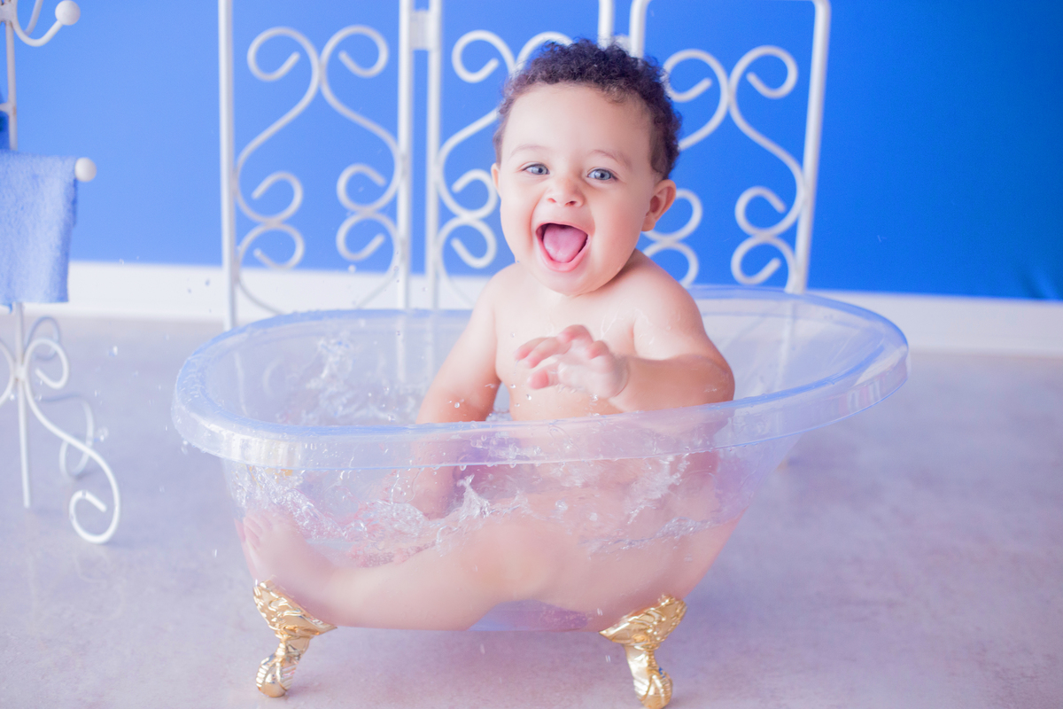acompanhamento mensal de bebe caxias do sul figurino cenario tematico  personagem foto infantil serra gaucha fotografia familia mundo azul rosa ensaio fotografico crianca newborn baby menino menina smash the cake esmague o bolo banheira urso circo