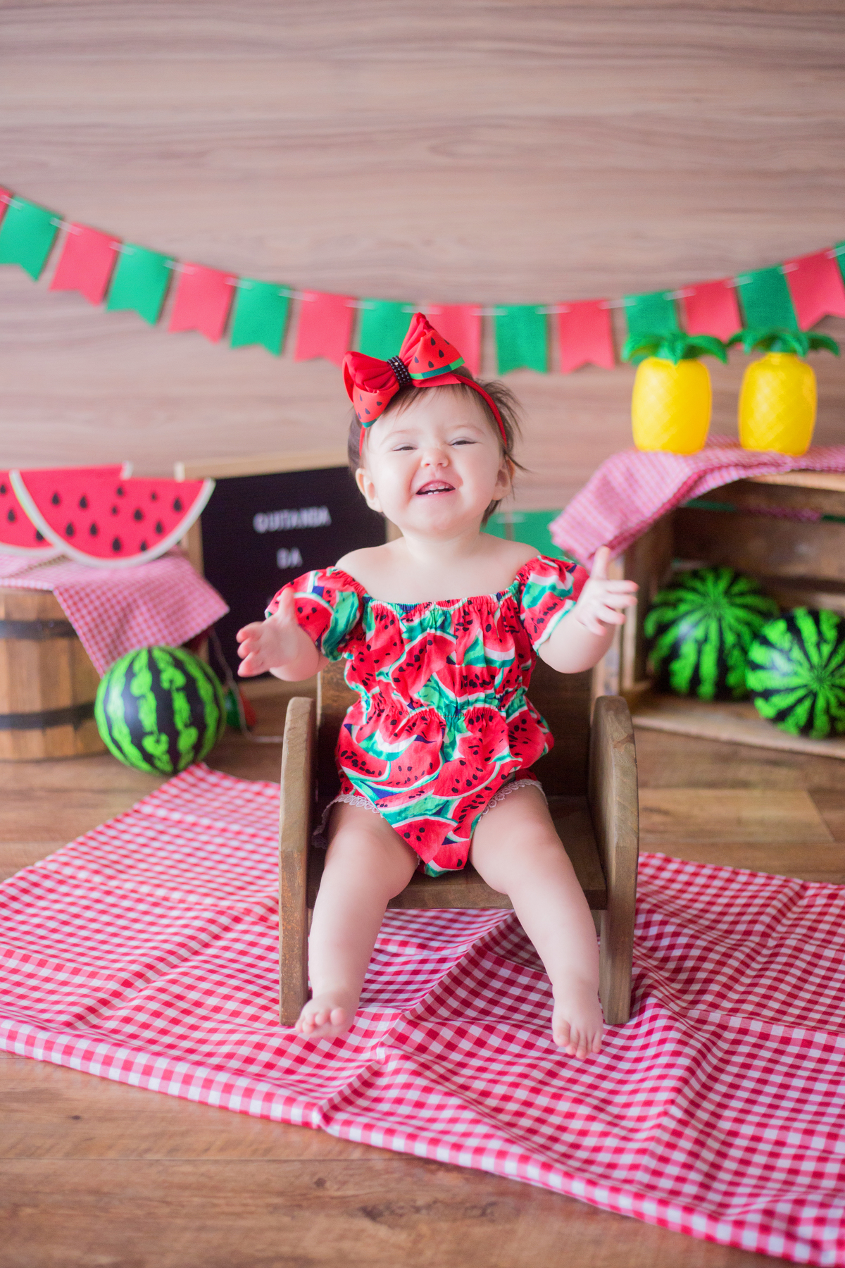 acompanhamento mensal de bebe caxias do sul figurino cenario tematico  personagem foto infantil serra gaucha fotografia familia mundo azul rosa ensaio fotografico crianca newborn baby menino menina smash the cake esmague o bolo banheira urso circo