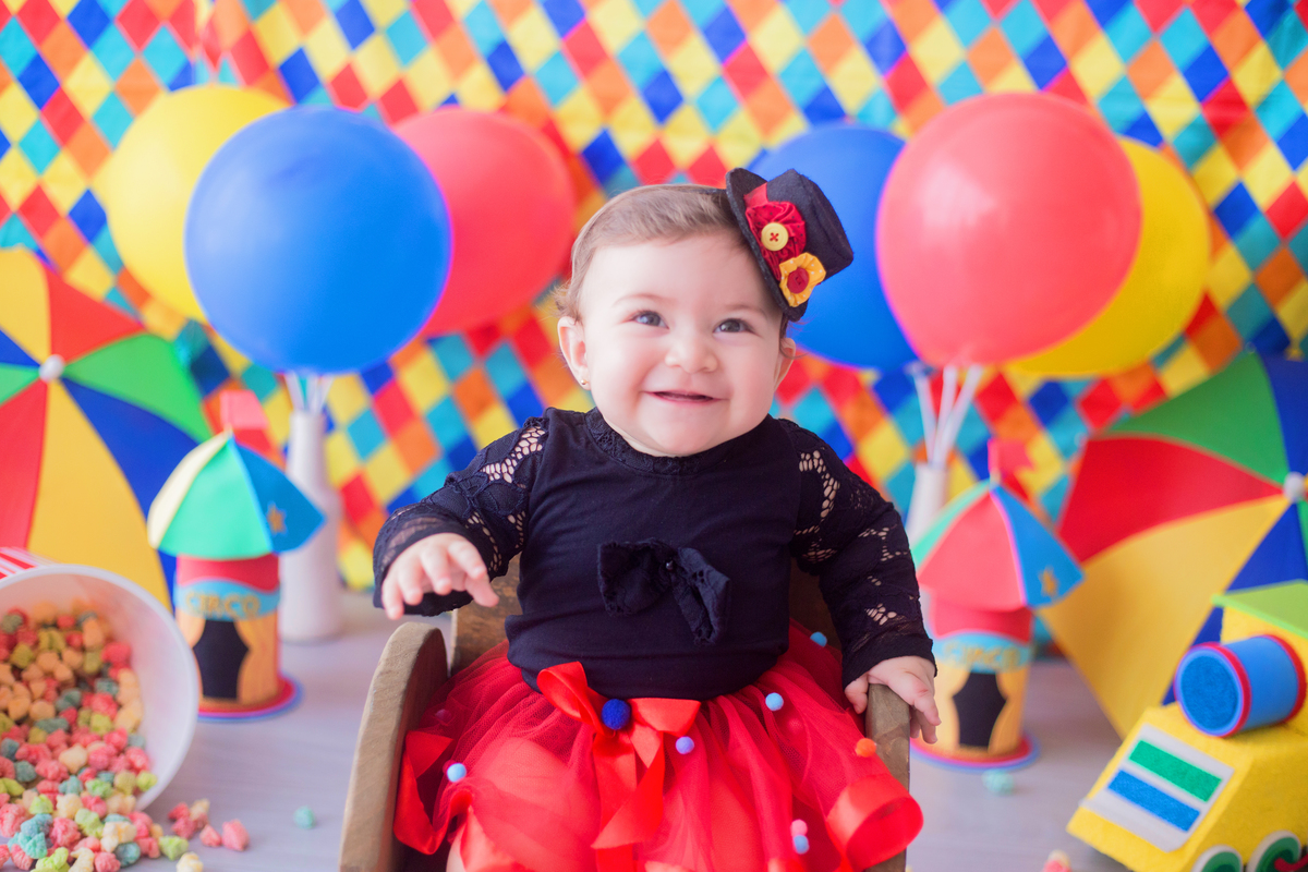 acompanhamento mensal de bebe caxias do sul figurino cenario tematico  personagem foto infantil serra gaucha fotografia familia mundo azul rosa ensaio fotografico crianca newborn baby menino menina smash the cake esmague o bolo banheira urso circo