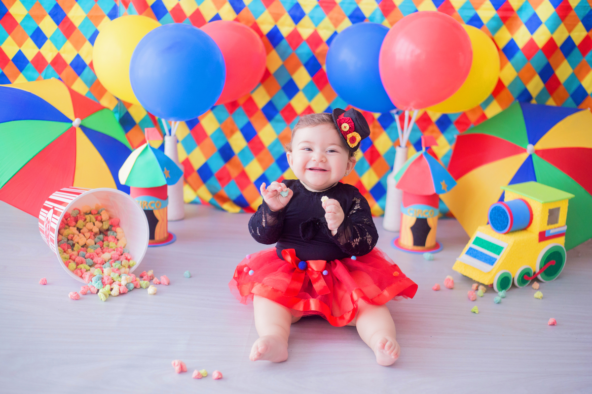 acompanhamento mensal de bebe caxias do sul figurino cenario tematico  personagem foto infantil serra gaucha fotografia familia mundo azul rosa ensaio fotografico crianca newborn baby menino menina smash the cake esmague o bolo banheira urso circo