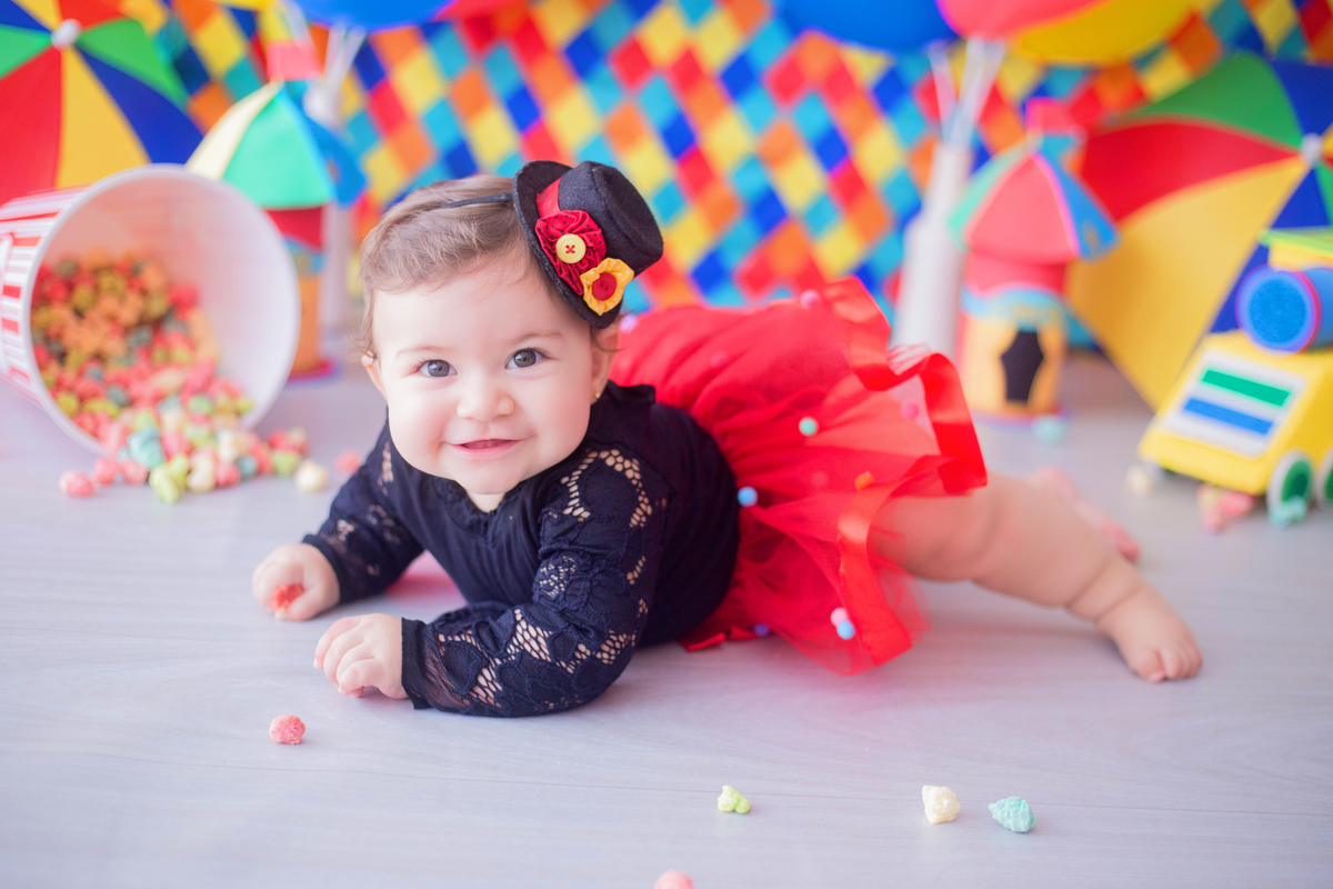 acompanhamento mensal de bebe caxias do sul figurino cenario tematico  personagem foto infantil serra gaucha fotografia familia mundo azul rosa ensaio fotografico crianca newborn baby menino menina smash the cake esmague o bolo banheira urso circo