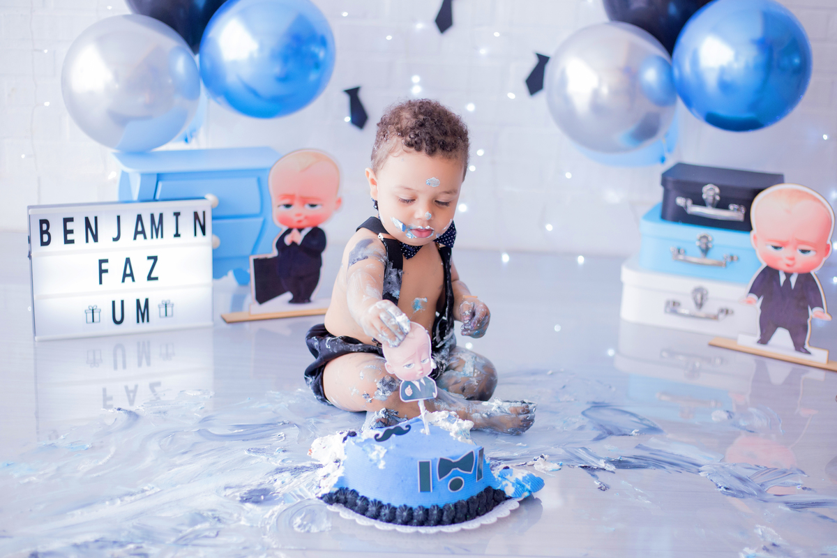 acompanhamento mensal de bebe caxias do sul figurino cenario tematico  personagem foto infantil serra gaucha fotografia familia mundo azul rosa ensaio fotografico crianca newborn baby menino menina smash the cake esmague o bolo banheira urso circo