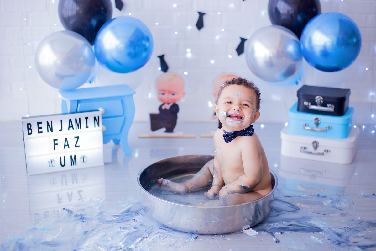 acompanhamento mensal de bebe caxias do sul figurino cenario tematico  personagem foto infantil serra gaucha fotografia familia mundo azul rosa ensaio fotografico crianca newborn baby menino menina smash the cake esmague o bolo banheira urso circo