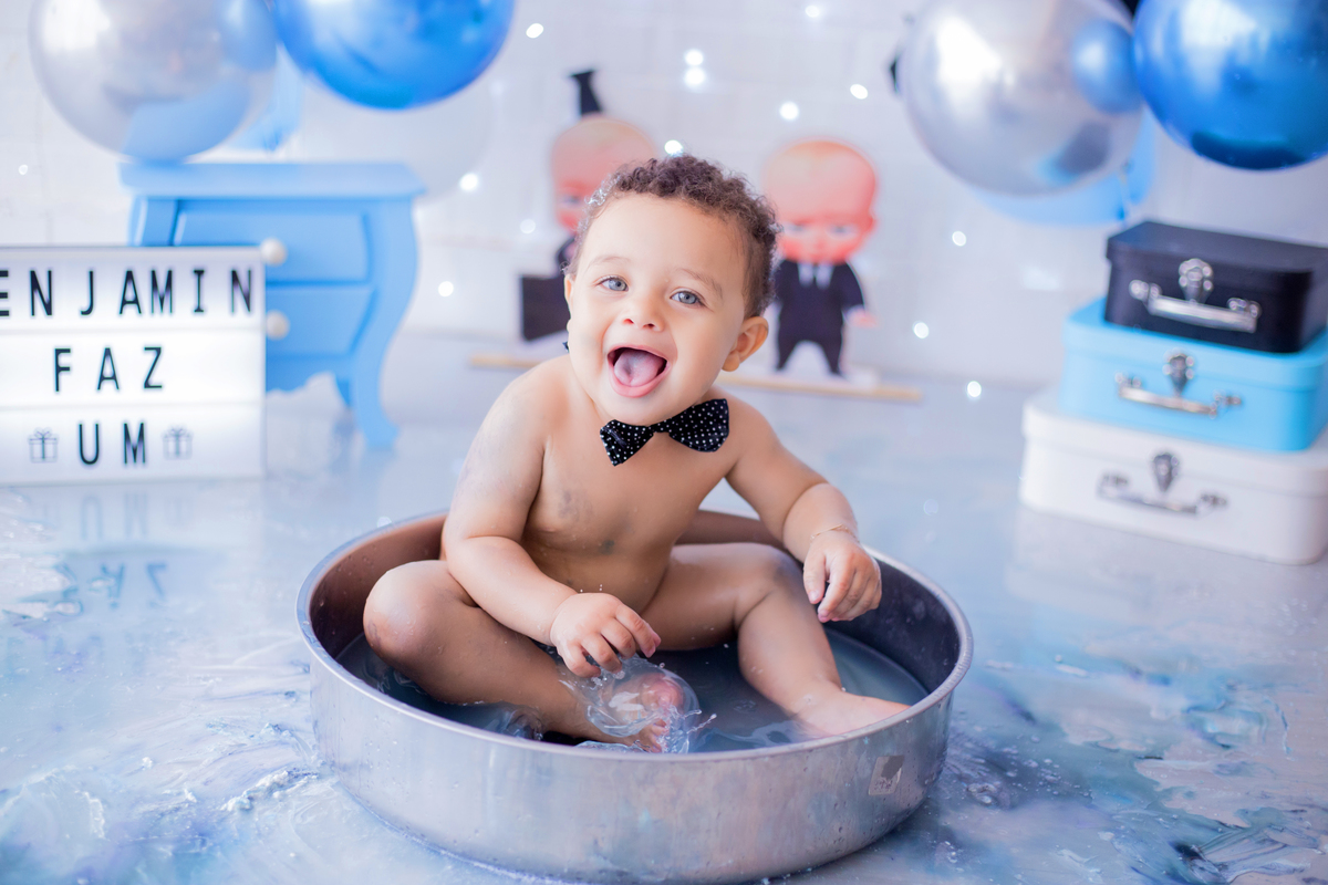 acompanhamento mensal de bebe caxias do sul figurino cenario tematico  personagem foto infantil serra gaucha fotografia familia mundo azul rosa ensaio fotografico crianca newborn baby menino menina smash the cake esmague o bolo banheira urso circo