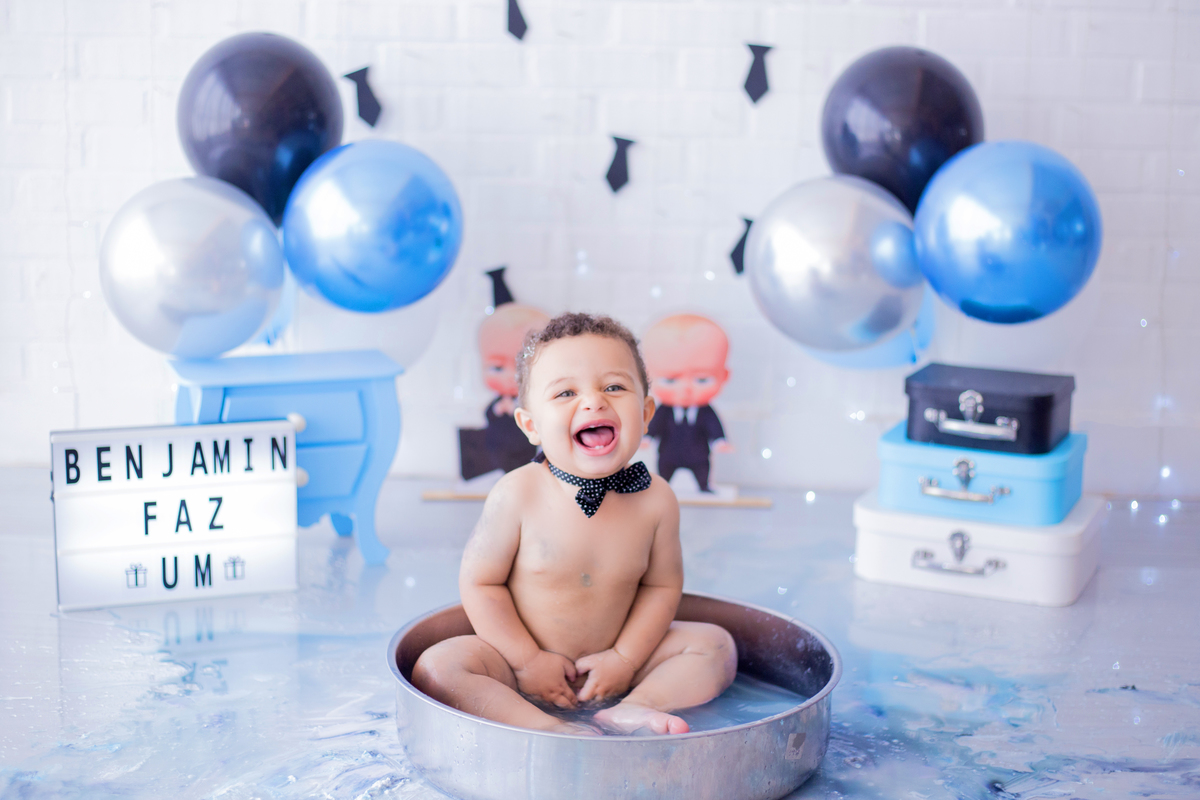 acompanhamento mensal de bebe caxias do sul figurino cenario tematico  personagem foto infantil serra gaucha fotografia familia mundo azul rosa ensaio fotografico crianca newborn baby menino menina smash the cake esmague o bolo banheira urso circo