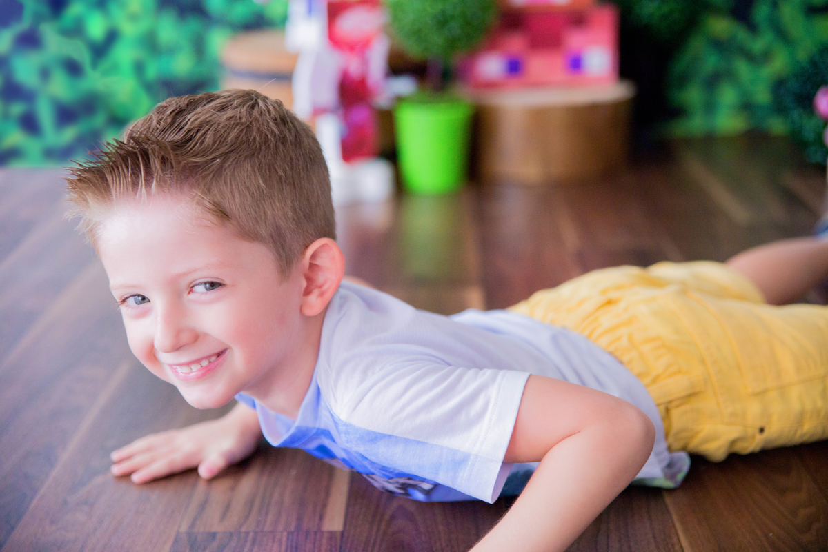 acompanhamento mensal de bebe caxias do sul figurino cenario tematico  personagem foto infantil serra gaucha fotografia familia mundo azul rosa ensaio fotografico crianca newborn baby menino menina smash the cake esmague o bolo banheira urso circo