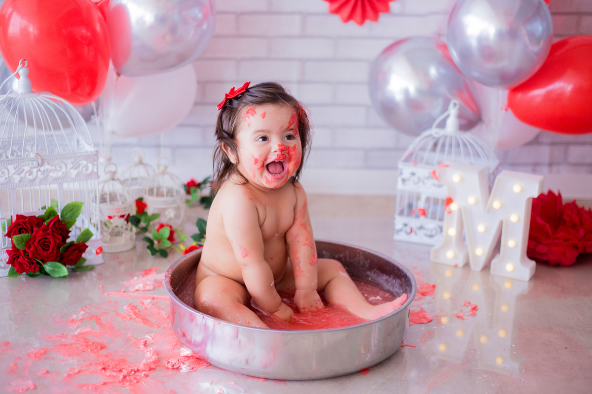 acompanhamento mensal de bebe caxias do sul figurino cenario tematico  personagem foto infantil serra gaucha fotografia familia mundo azul rosa ensaio fotografico crianca newborn baby menino menina smash the cake esmague o bolo banheira urso circo