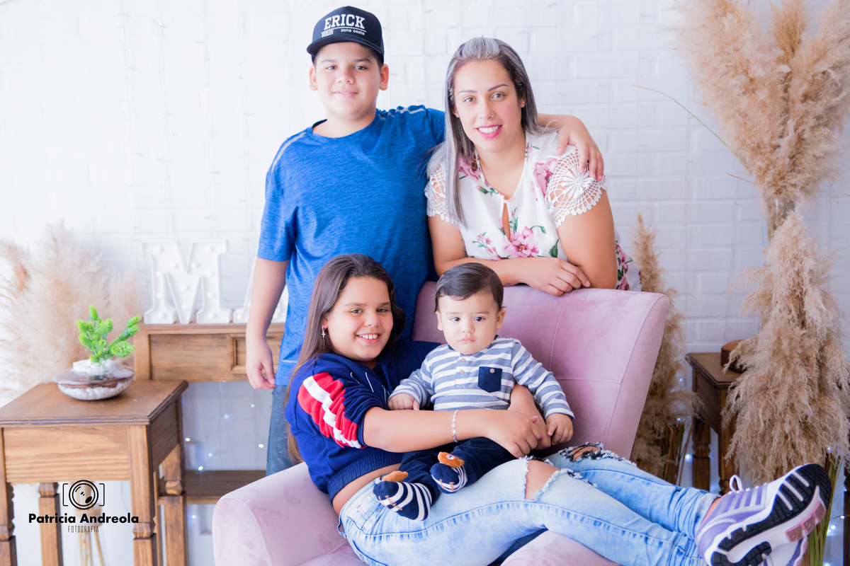 acompanhamento mensal de bebe caxias do sul figurino cenario tematico  personagem foto infantil serra gaucha fotografia familia mundo azul rosa ensaio fotografico crianca newborn baby menino menina smash the cake esmague o bolo banheira urso circo