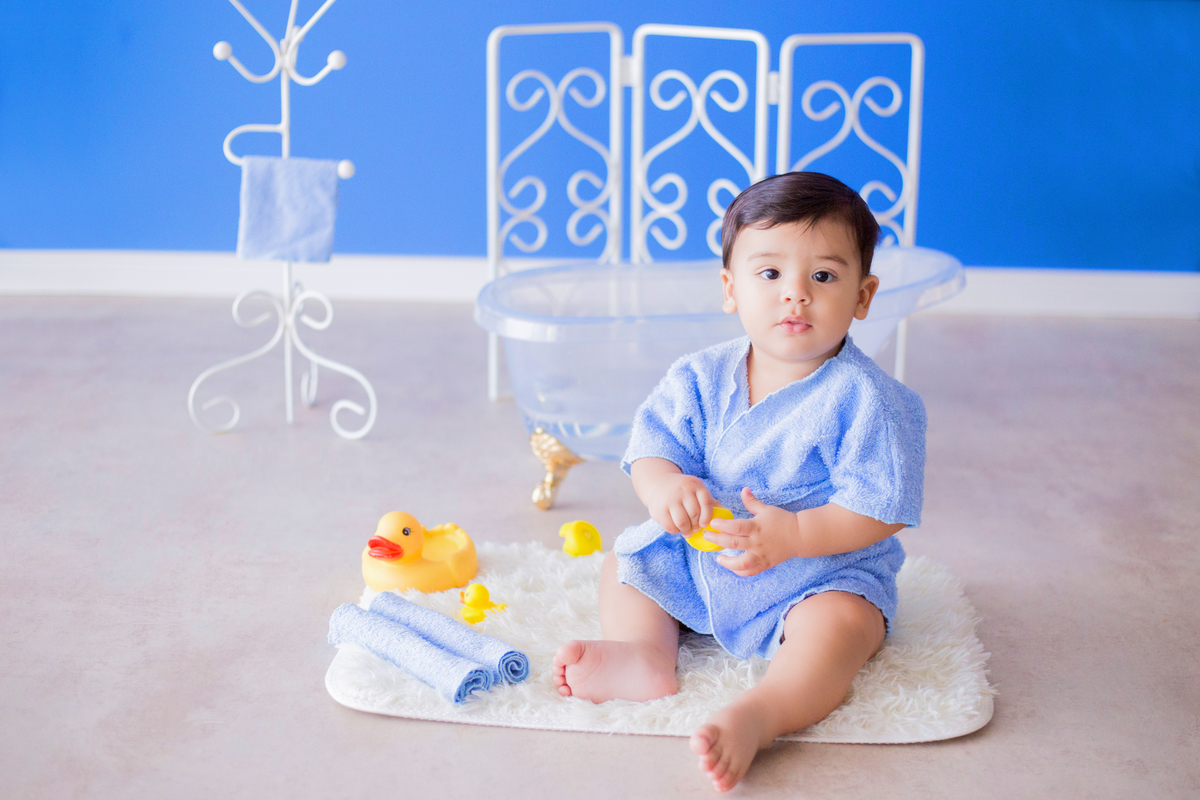 acompanhamento mensal de bebe caxias do sul figurino cenario tematico  personagem foto infantil serra gaucha fotografia familia mundo azul rosa ensaio fotografico crianca newborn baby menino menina smash the cake esmague o bolo banheira urso circo