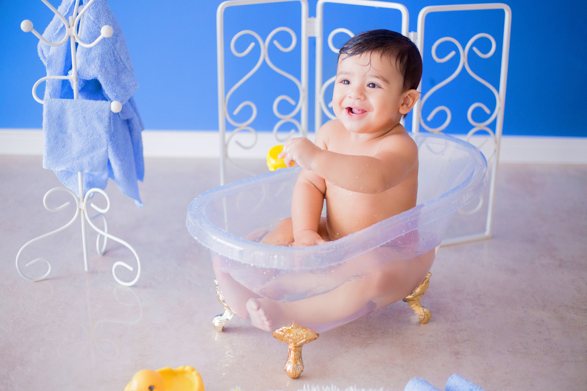 acompanhamento mensal de bebe caxias do sul figurino cenario tematico  personagem foto infantil serra gaucha fotografia familia mundo azul rosa ensaio fotografico crianca newborn baby menino menina smash the cake esmague o bolo banheira urso circo