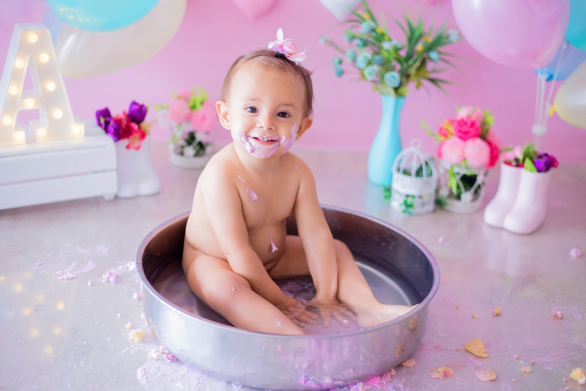 acompanhamento mensal de bebe caxias do sul figurino cenario tematico  personagem foto infantil serra gaucha fotografia familia mundo azul rosa ensaio fotografico crianca newborn baby menino menina smash the cake esmague o bolo banheira urso circo