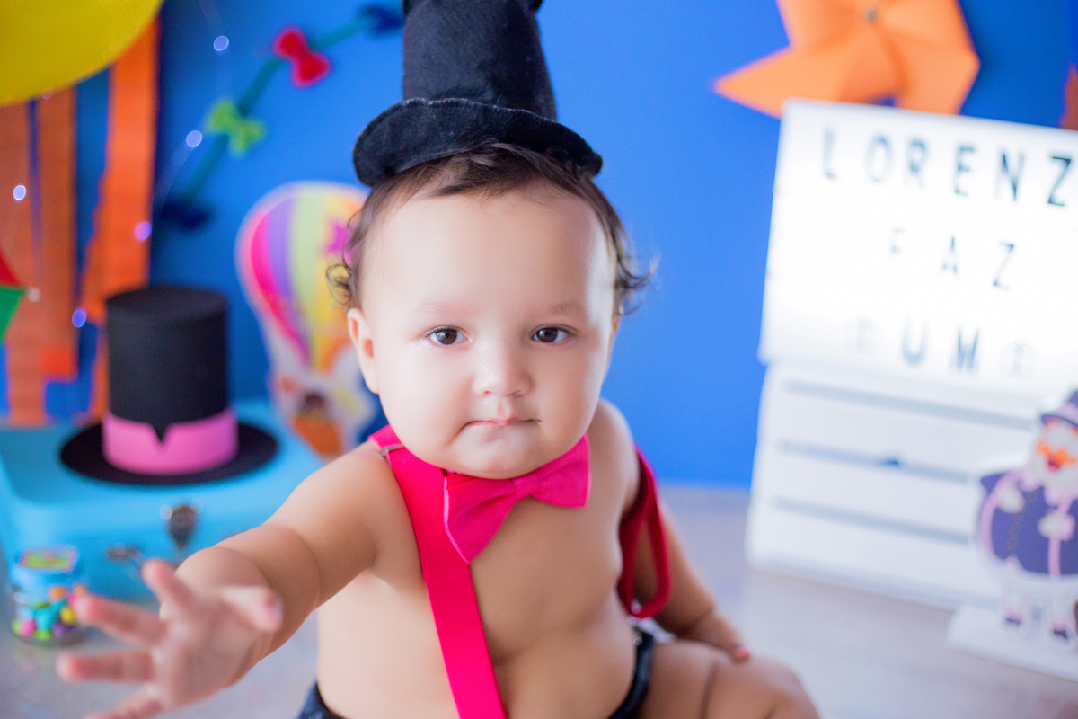 acompanhamento mensal de bebe caxias do sul figurino cenario tematico  personagem foto infantil serra gaucha fotografia familia mundo azul rosa ensaio fotografico crianca newborn baby menino menina smash the cake esmague o bolo banheira urso circo
