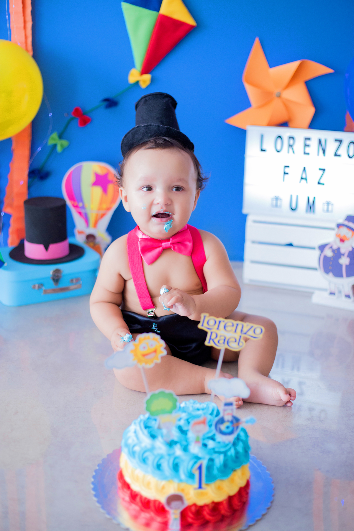 acompanhamento mensal de bebe caxias do sul figurino cenario tematico  personagem foto infantil serra gaucha fotografia familia mundo azul rosa ensaio fotografico crianca newborn baby menino menina smash the cake esmague o bolo banheira urso circo