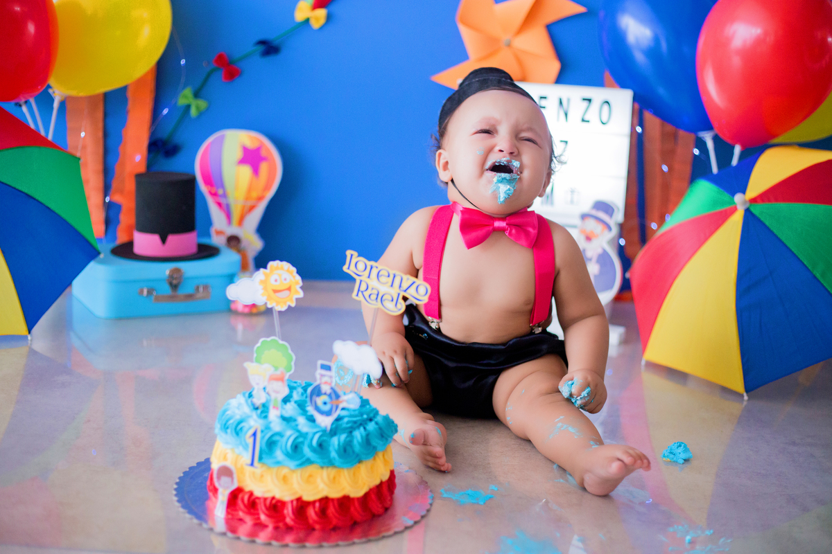 acompanhamento mensal de bebe caxias do sul figurino cenario tematico  personagem foto infantil serra gaucha fotografia familia mundo azul rosa ensaio fotografico crianca newborn baby menino menina smash the cake esmague o bolo banheira urso circo