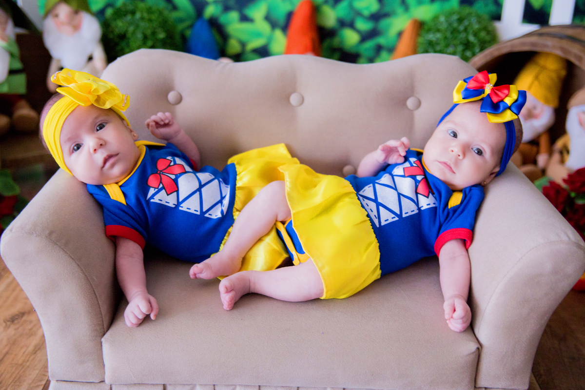 acompanhamento mensal de bebe caxias do sul figurino cenario tematico  personagem foto infantil serra gaucha fotografia familia mundo azul rosa ensaio fotografico crianca newborn baby menino menina smash the cake esmague o bolo banheira urso circo