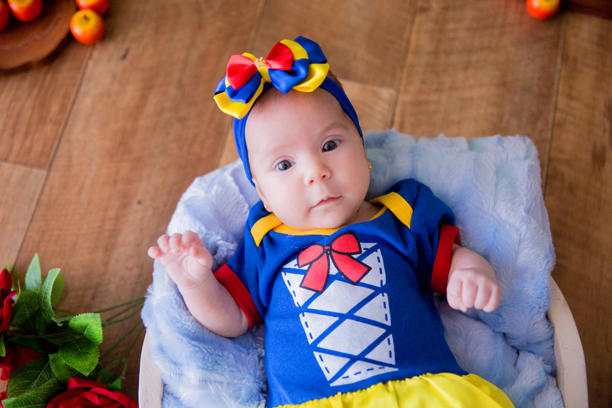 acompanhamento mensal de bebe caxias do sul figurino cenario tematico  personagem foto infantil serra gaucha fotografia familia mundo azul rosa ensaio fotografico crianca newborn baby menino menina smash the cake esmague o bolo banheira urso circo